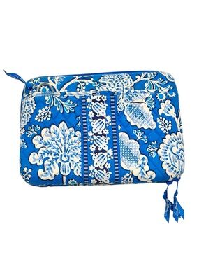 Vera Bradley Blue and White Quilted Hard Shell Padded Floral Laptop Case